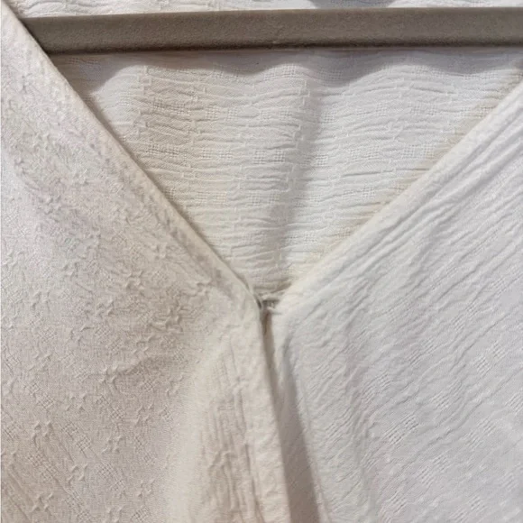 American Eagle Outfitters White Wrap Blouse size M - Picture 3 of 12